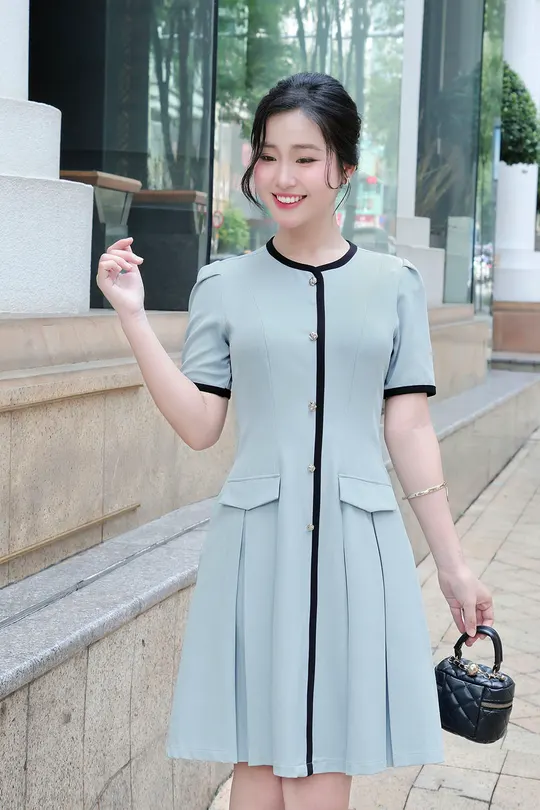 Đầm chữ A xếp ly màu xanh viền đen